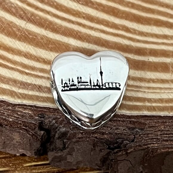 Pandora Munich, Germany Travel Heart Bead Charm - Picture 3 of 9